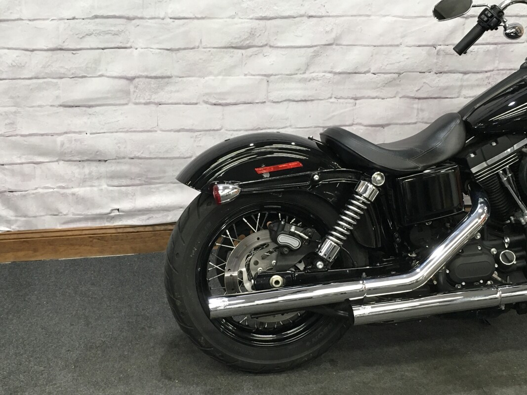 2016 Harley-Davidson Street Bob Vivid Black FXDB - Photo 2