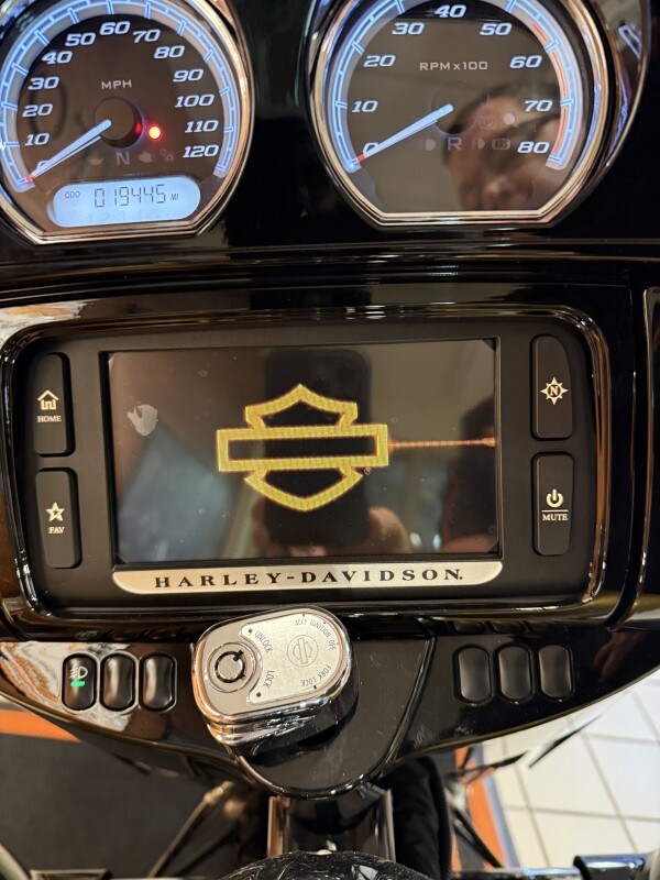 2017 H-D FLHTK Ultra Limited 107ci - Photo 7