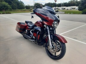 2017 Harley-Davidson® CVO™ Street Glide® Starfire Black/Atomic Red with Contrast Chrome Aggressor Wh thumb 0