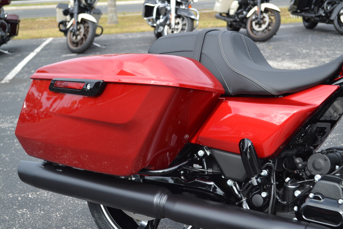 FLTRX 2025 Road Glide - Photo 10