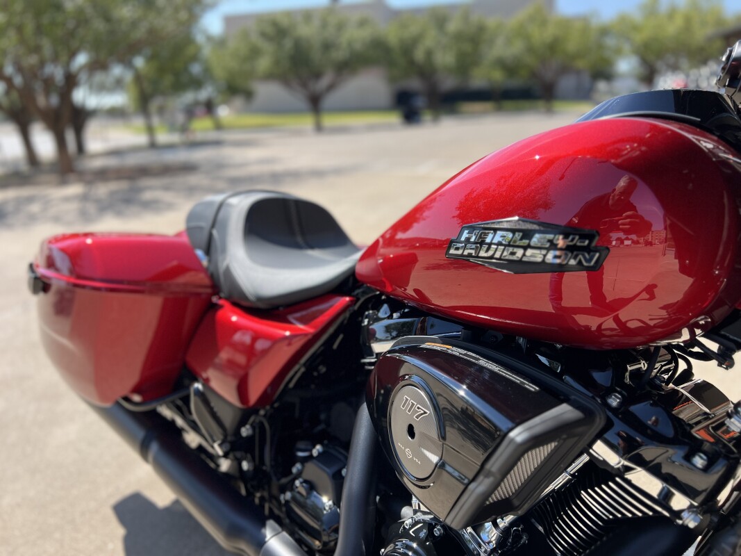 2025 Harley-Davidson Street Glide Brilliant Red - Black Finish - Photo 9