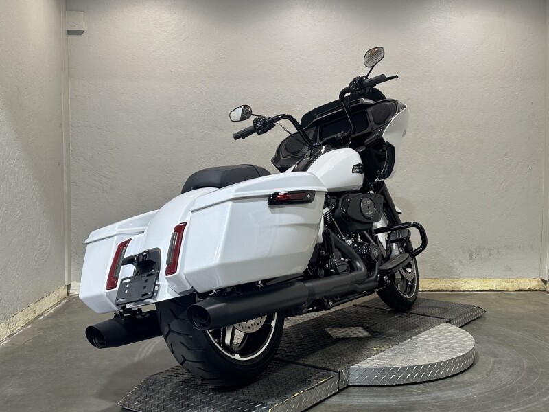 Harley-Davidson Road Glide 2025 FLTRX 84641441 WHITE ONYX PRL - Photo 10