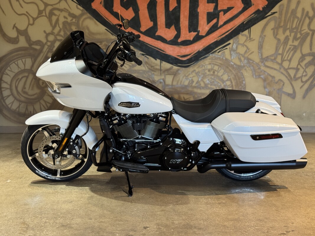 FLTRX 2025 Road Glide - Photo 9