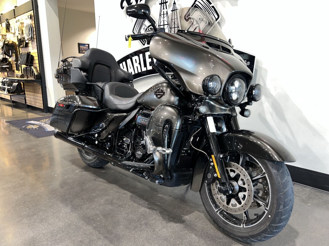 2018 Harley-Davidson CVO Limited FLHTKSE - Photo 2