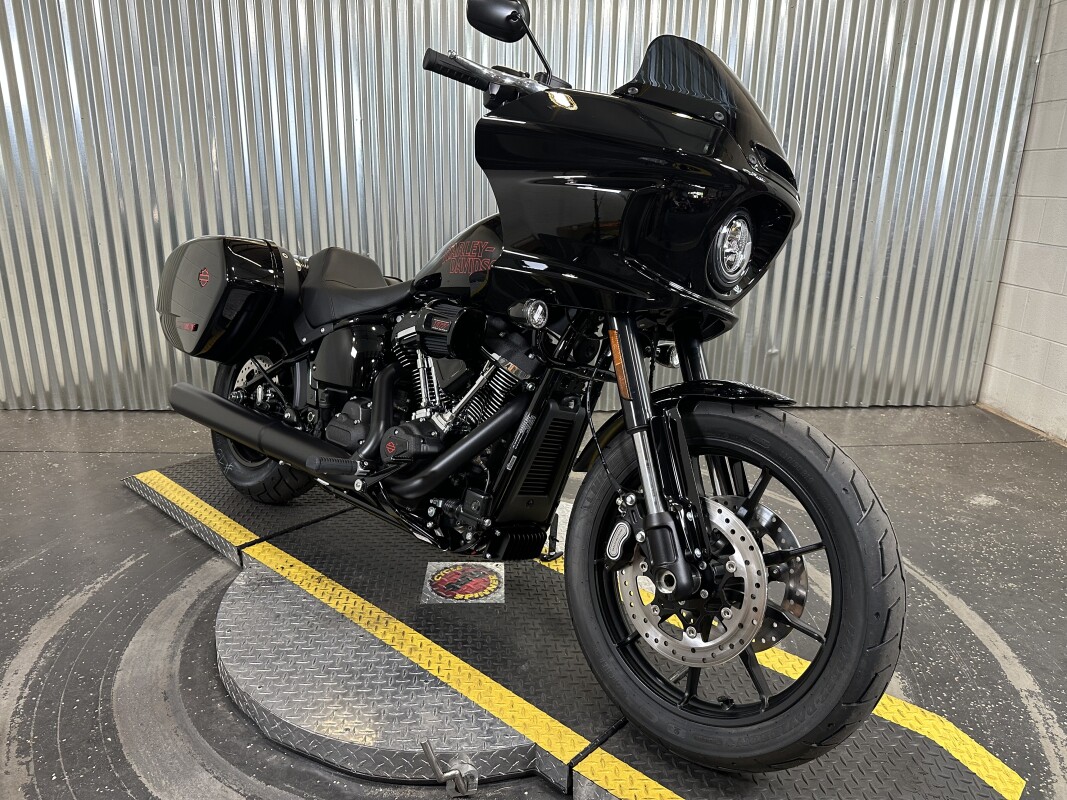 2025 Harley-Davidson Low Rider ST Vivid Black - Black Finish - Photo 2