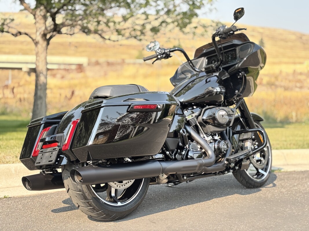 2025 Harley-Davidson Road Glide Vivid Black - Photo 3