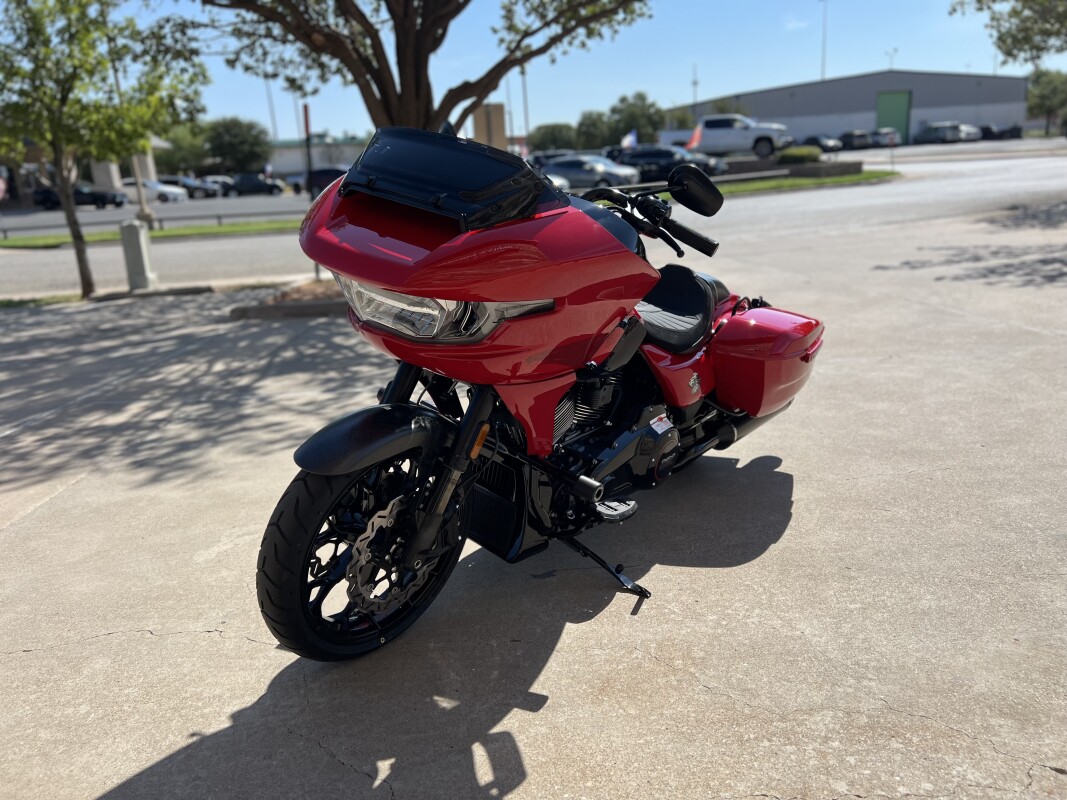 2025 Harley-Davidson CVO Road Glide ST Rally Red - Photo 4