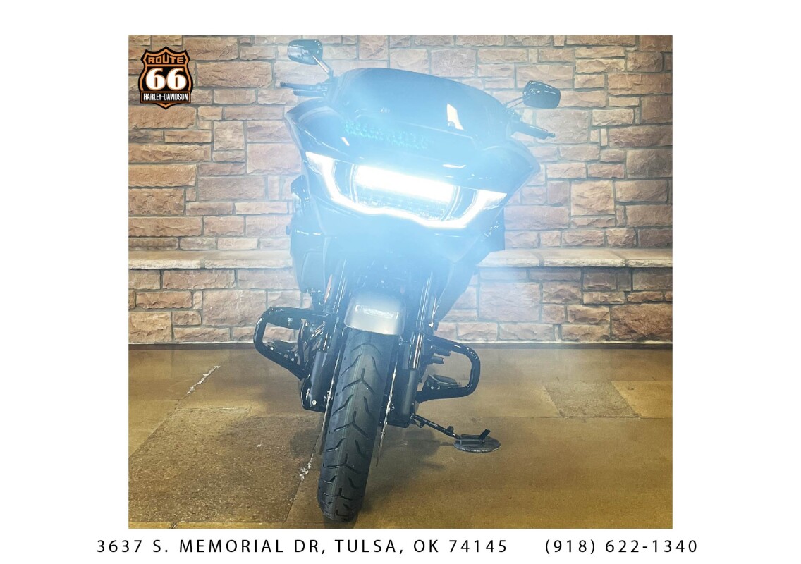 2025 Harley-Davidson CVO Road Glide Raven Fade - Photo 2