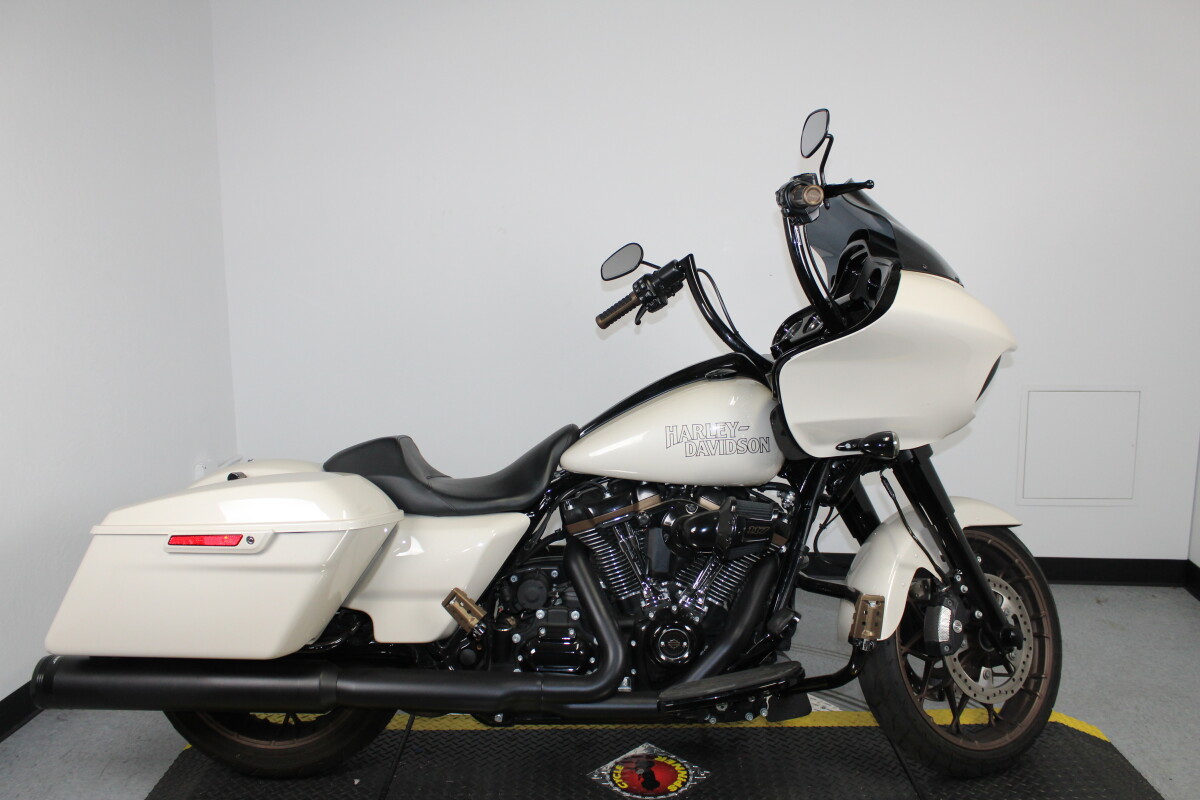 Harley-Davidson Road Glide ST 2023 FLTRXST 613786B WHITE SAND PRL