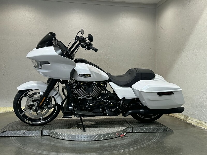 Harley-Davidson Road Glide 2025 FLTRX 84641437 WHITE ONYX PRL - Photo 4