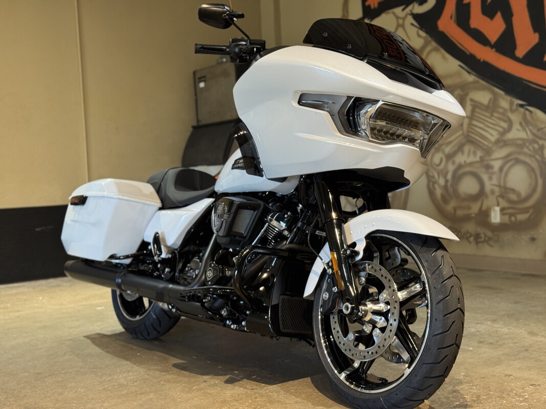 FLTRX 2025 Road Glide - Photo 3