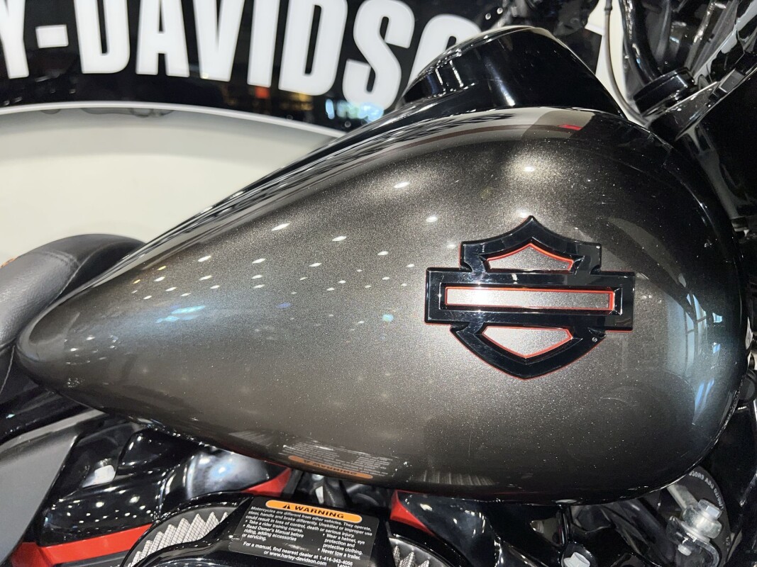 2018 Harley-Davidson CVO Limited FLHTKSE - Photo 5