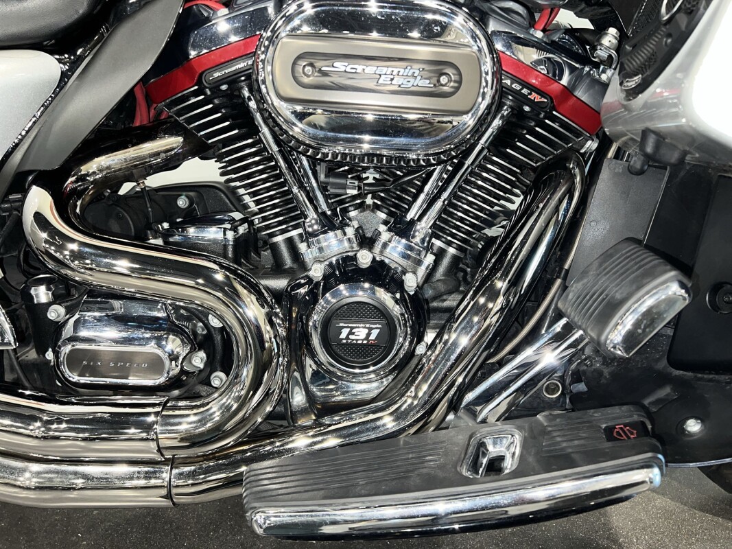 2019 Harley-Davidson CVO Street Glide FLHXSE - Photo 4