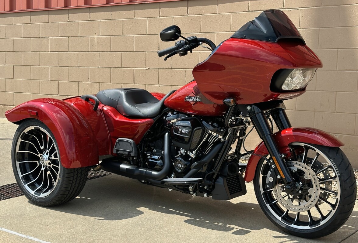 2025 Harley-Davidson Road Glide 3 Whiskey Firestorm - Black Finish - Photo 3