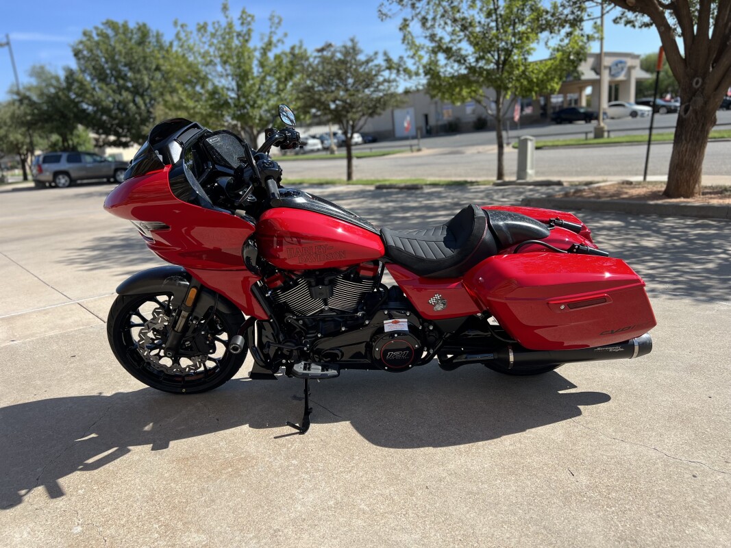 2025 Harley-Davidson CVO Road Glide ST Rally Red - Photo 5