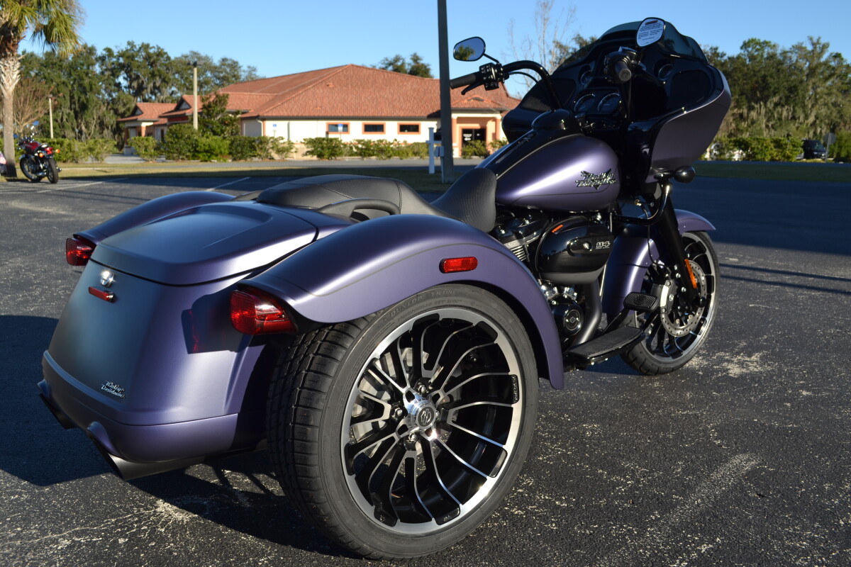 2025 Harley-Davidson Road Glide 3 Purple Abyss Denim - FLTRT - Photo 7