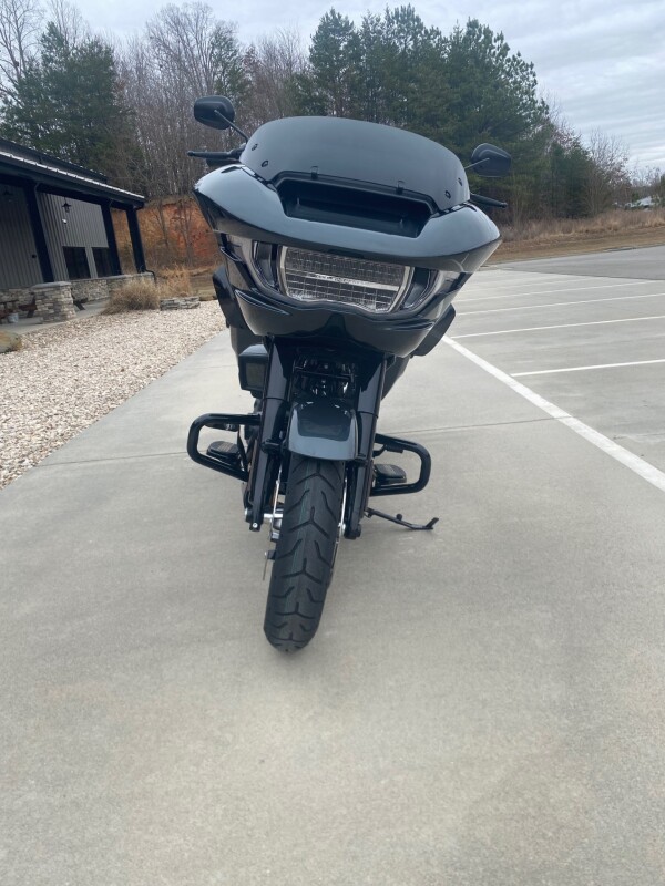 2025 Harley-Davidson Road Glide Iron Horse Metallic - Black Finish - Photo 3