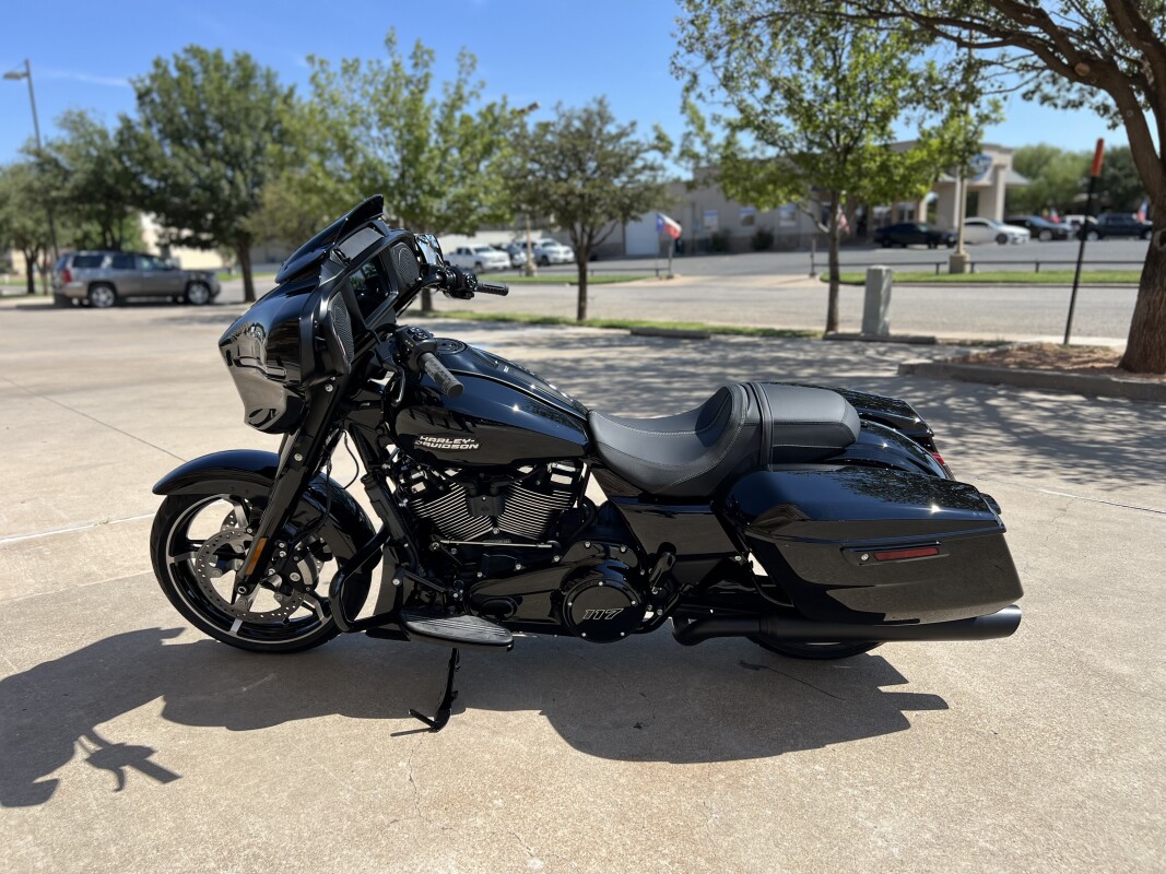 2025 Harley-Davidson Street Glide Vivid Black - Black Finish - Photo 5