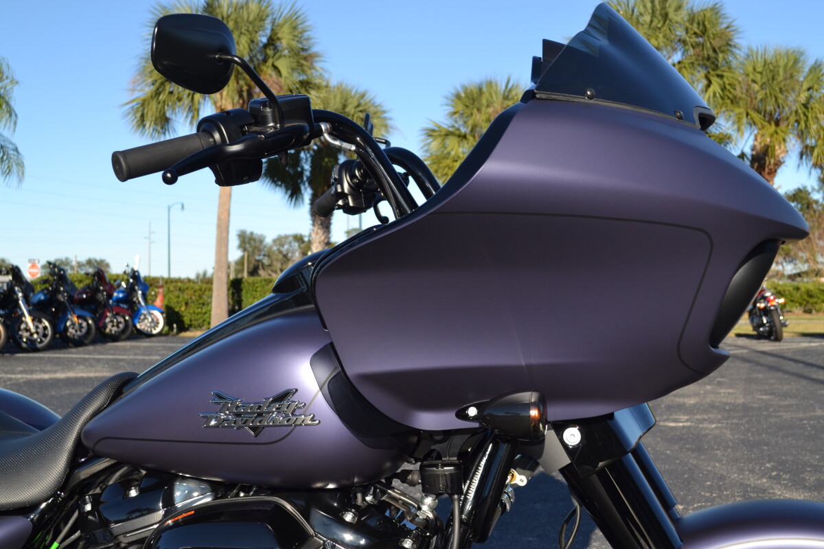 2025 Harley-Davidson Road Glide 3 Purple Abyss Denim - FLTRT - Photo 2