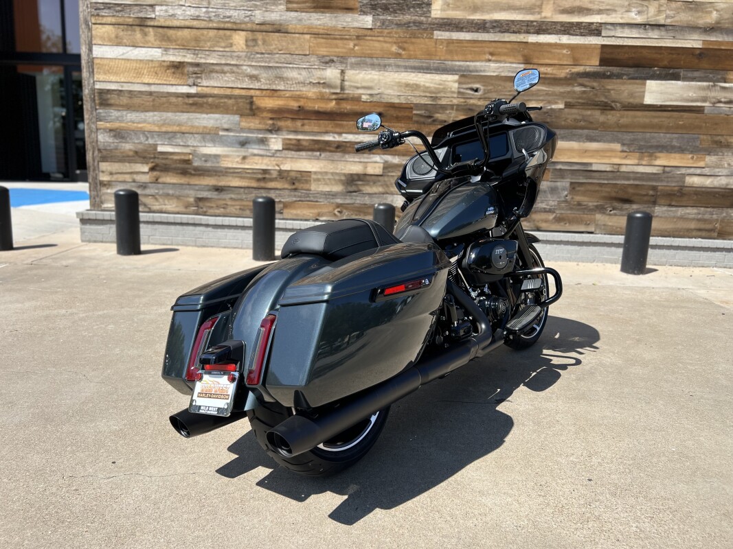 2025 Harley-Davidson Road Glide Iron Horse Metallic - Black Finish - Photo 8