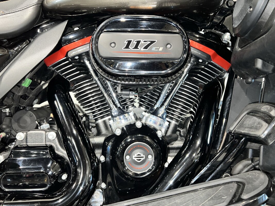 2018 Harley-Davidson CVO Limited FLHTKSE - Photo 4