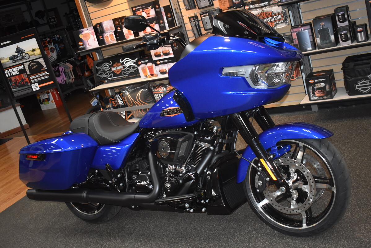 FLTRX 2025 Road Glide - Photo 2