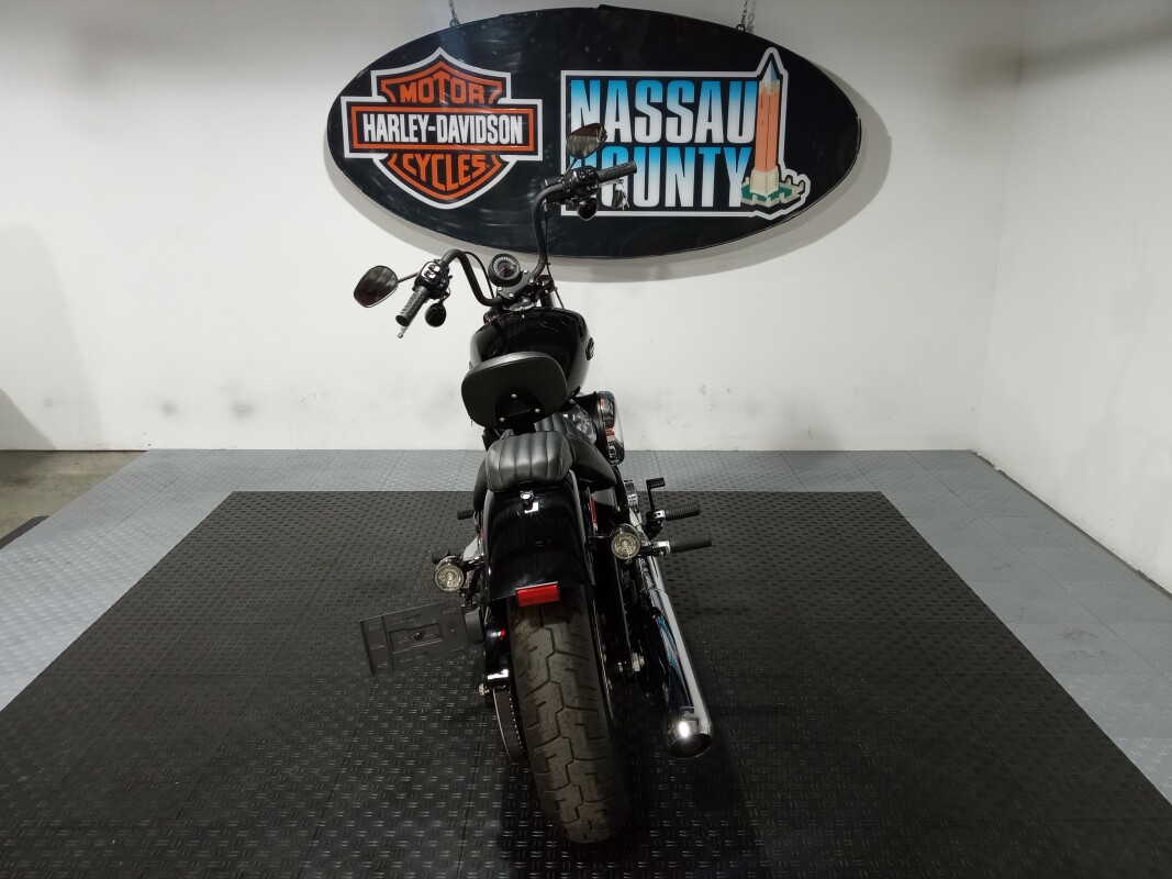 2025 Harley-Davidson Street Bob - Vivid Black w/Cast Wheels - Photo 4