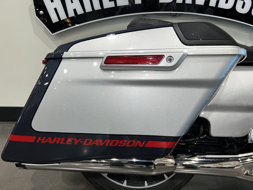 2019 Harley-Davidson CVO Street Glide FLHXSE - Photo 8
