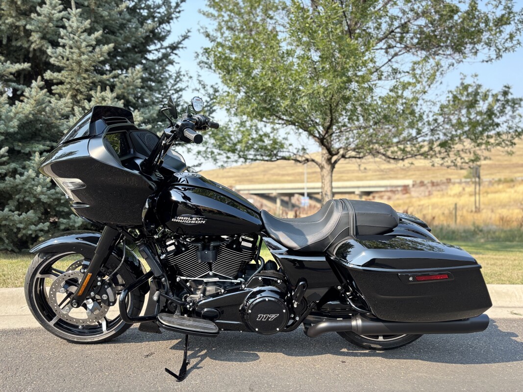2025 Harley-Davidson Road Glide Vivid Black - Photo 4