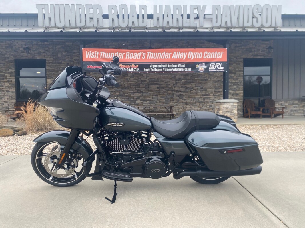 2025 Harley-Davidson Road Glide Iron Horse Metallic - Black Finish