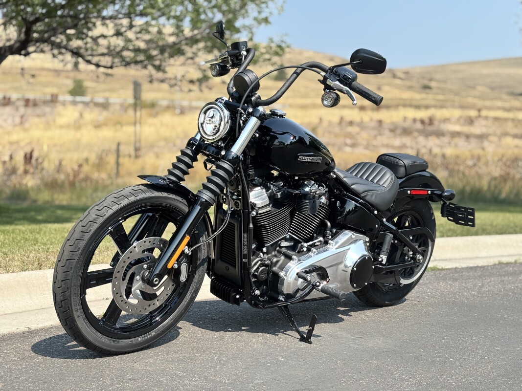 2025 Harley-Davidson Street Bob Vivid Black w/Cast Wheels - Photo 5