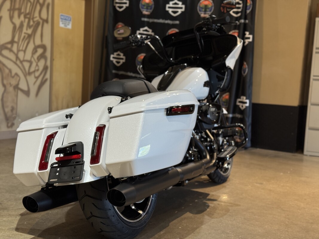 FLTRX 2025 Road Glide - Photo 5