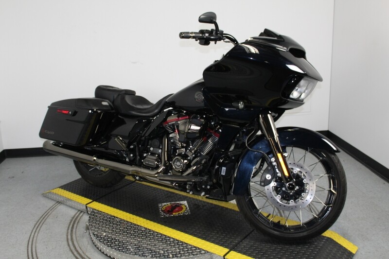 Harley-Davidson CVO Road Glide 2022 FLTRXSE 954606B BLUE STEEL - Photo 2