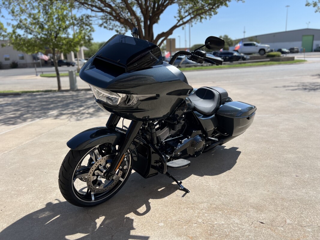 2025 Harley-Davidson Road Glide Iron Horse Metallic - Black Finish - Photo 6