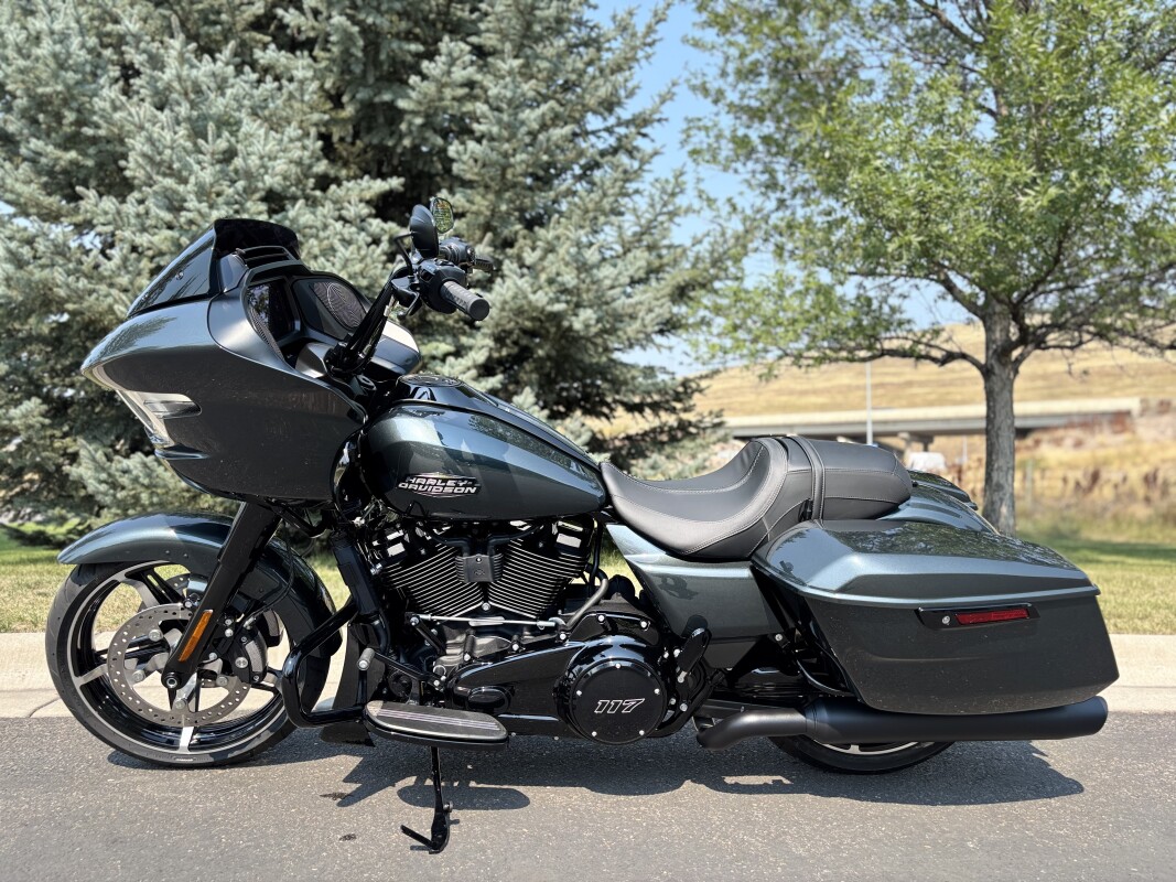 2025 Harley-Davidson Road Glide Iron Horse Metallic - Photo 4