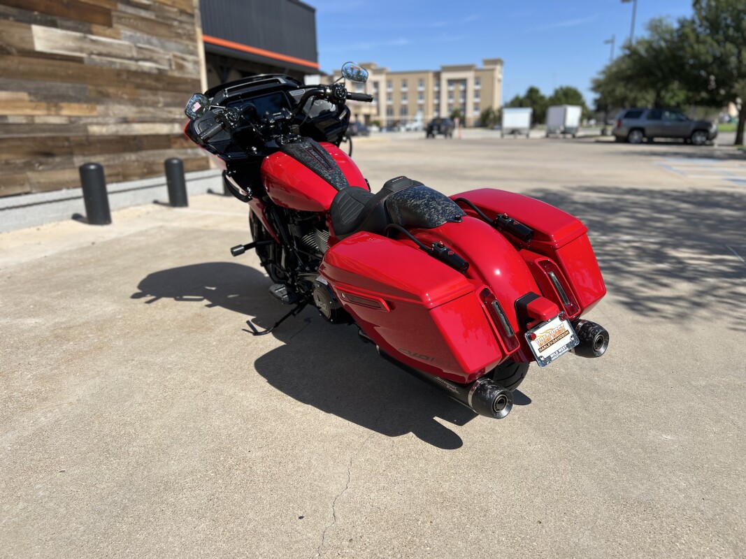 2025 Harley-Davidson CVO Road Glide ST Rally Red - Photo 6