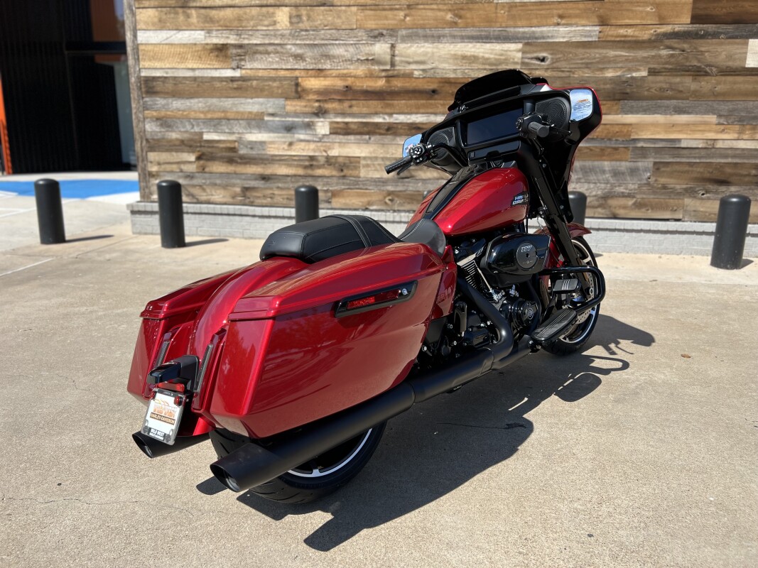 2025 Harley-Davidson Street Glide Brilliant Red - Black Finish - Photo 8