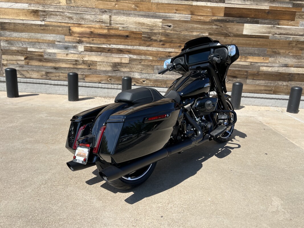 2025 Harley-Davidson Street Glide Vivid Black - Black Finish - Photo 8