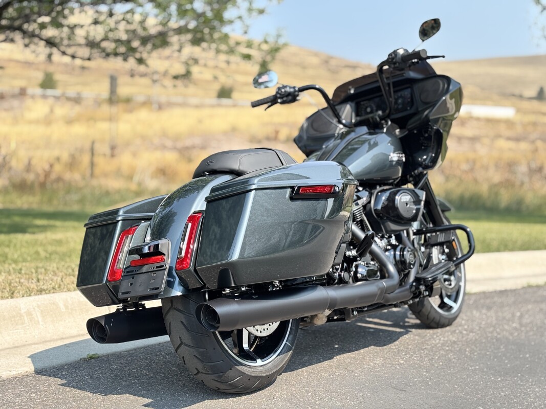 2025 Harley-Davidson Road Glide Iron Horse Metallic - Photo 3
