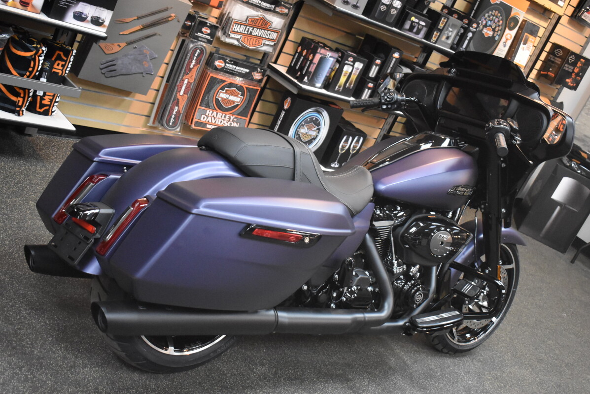 FLHX 2025 Street Glide - Photo 3