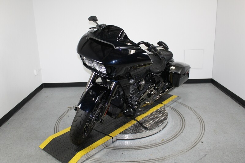 Harley-Davidson CVO Road Glide 2022 FLTRXSE 954606B BLUE STEEL - Photo 4
