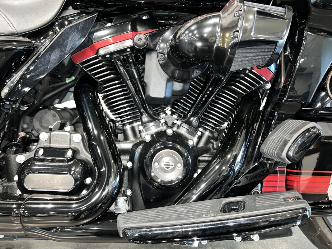 2021 Harley-Davidson CVO Road Glide FLTRXSE - Photo 4