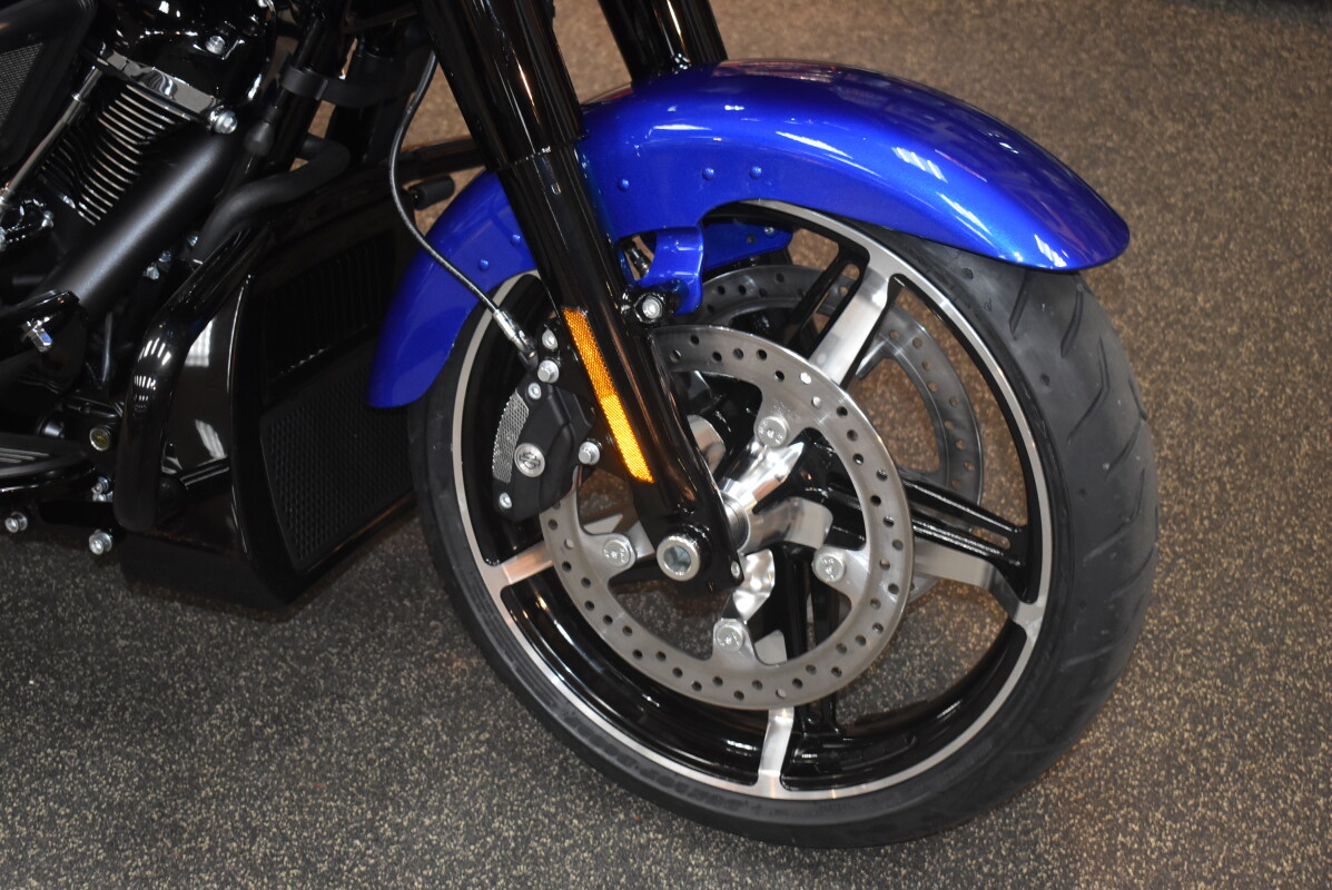 FLTRX 2025 Road Glide - Photo 8