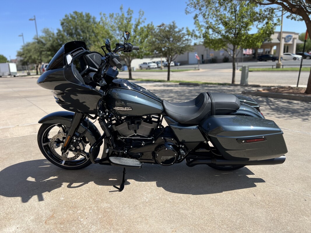 2025 Harley-Davidson Road Glide Iron Horse Metallic - Black Finish - Photo 5