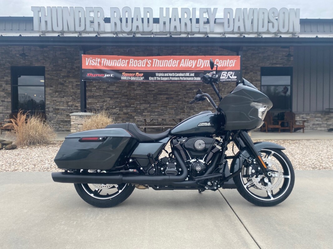 2025 Harley-Davidson Road Glide Iron Horse Metallic - Black Finish - Photo 5