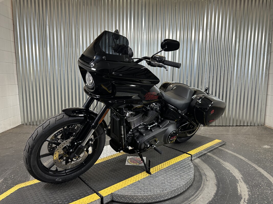 2025 Harley-Davidson Low Rider ST Vivid Black - Black Finish - Photo 4