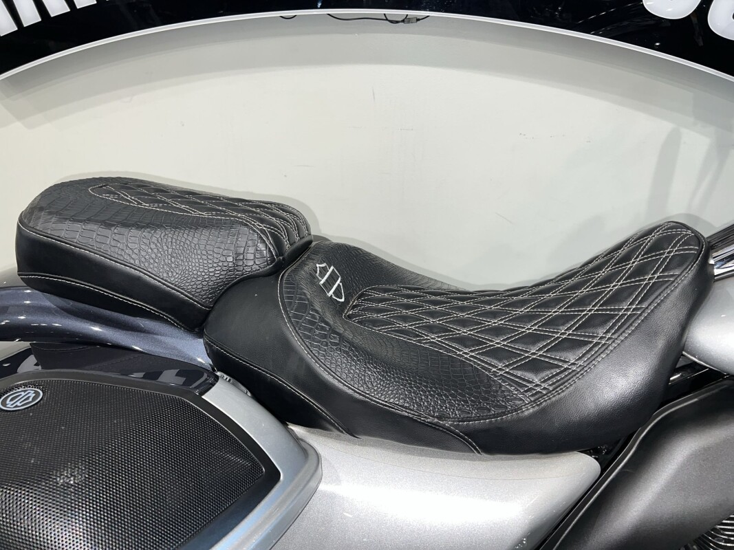 2019 Harley-Davidson CVO Street Glide FLHXSE - Photo 6