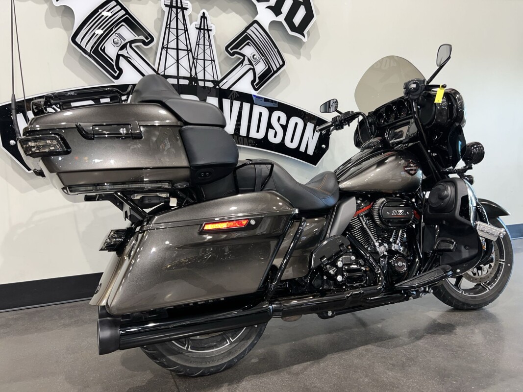 2018 Harley-Davidson CVO Limited FLHTKSE - Photo 9