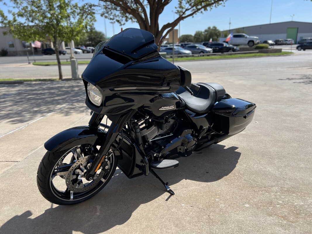 2025 Harley-Davidson Street Glide Vivid Black - Black Finish - Photo 4