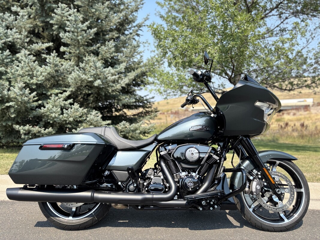 2025 Harley-Davidson Road Glide Iron Horse Metallic